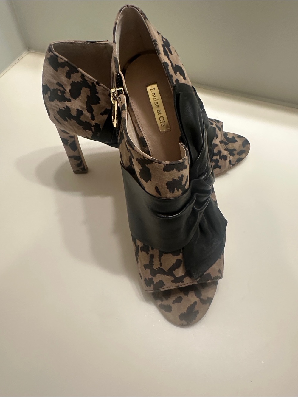 Louise et Cie Leopard-Print Peep Toe Heels with Black Bow Accent Size 7.5